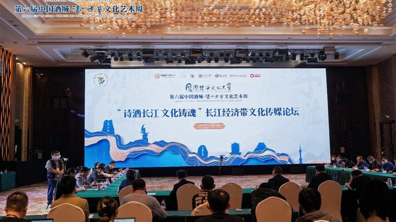 直播代运营与自播区别：揭秘两种模式的优劣与适用场景